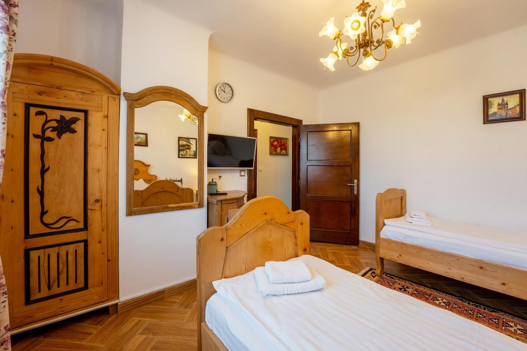 Casa Szabo Bed & Breakfast Sighisoara Bagian luar foto